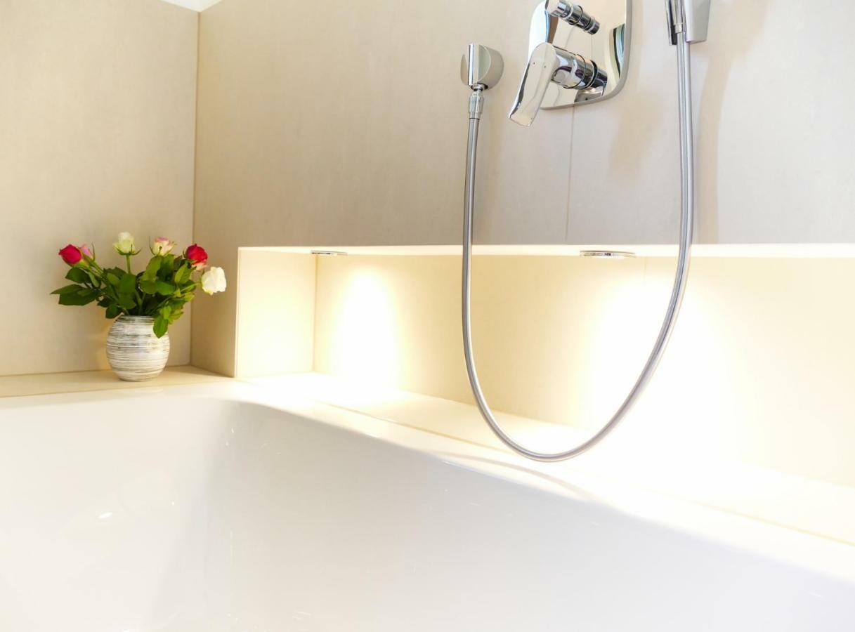 Grosses Apartment Im Zentrum Von Dresden, 2 Schlafzimmer, 2 Baeder, Balkon Ngoại thất bức ảnh